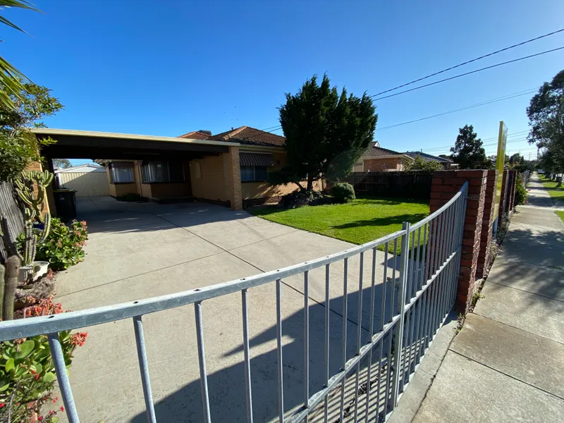 Walking Distance to Brimbank Shopping Centres