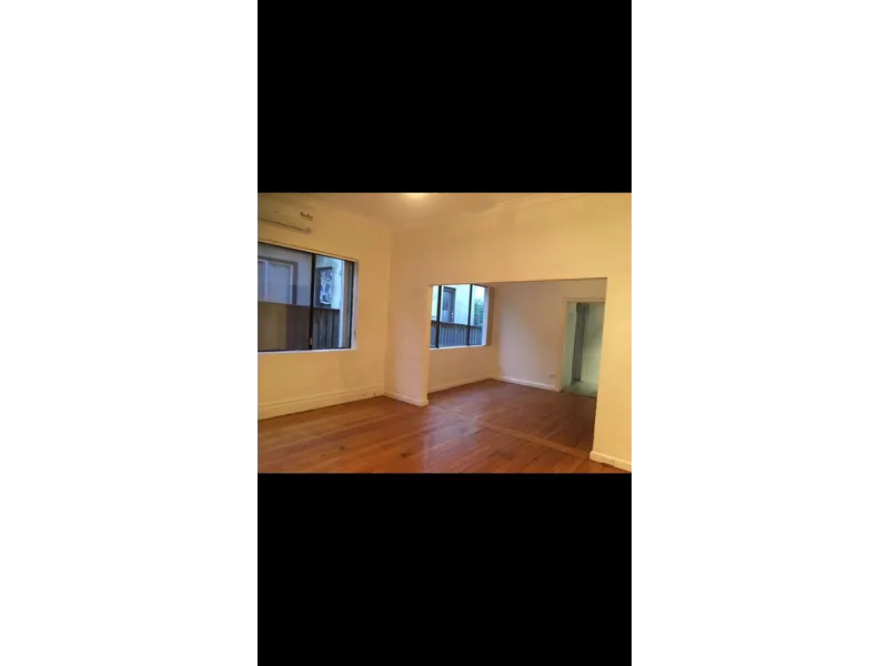 Large Semi house in Bondi for rent