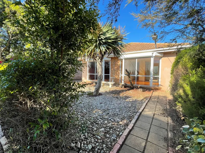 Warm Family Home with Parkland Outlook!