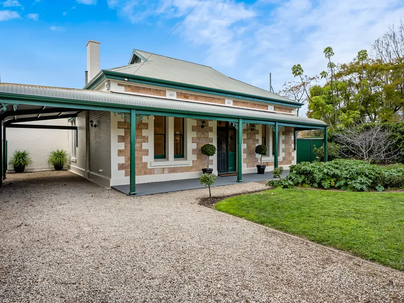 Stunning Sandstone villa with open plan extension