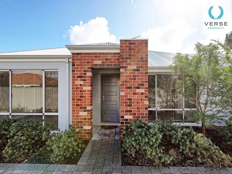 Generous, 'Near New, As New', 4 -5 bed, 'hill top' family sized home