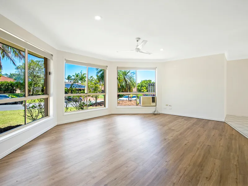 Lovely 4 Bedroom with Pool