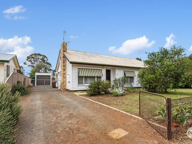 Perfect Weekender Or Home In Growing Bridgewater. 