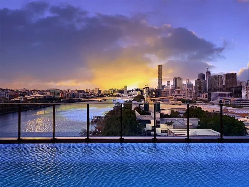 Vida Apartments - Modern, spacious and absolute riverfront!