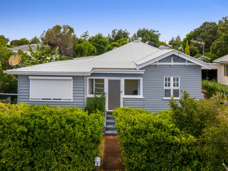 Charming Character Cottage on 928 square metres