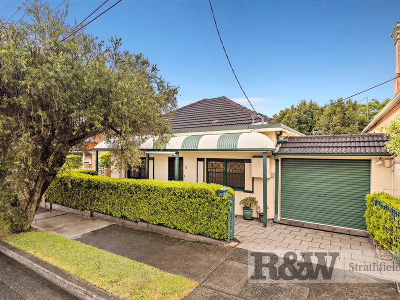 MUCH LOVED SPACIOUS FAMILY HOME