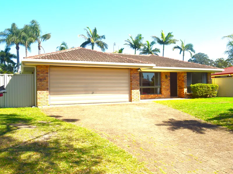 3 BEDROOM FAMILY HOME WITH LARGE BACKYARD
