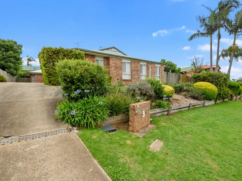 This East-Facing Unit Overlooks Sprawling Parklands!