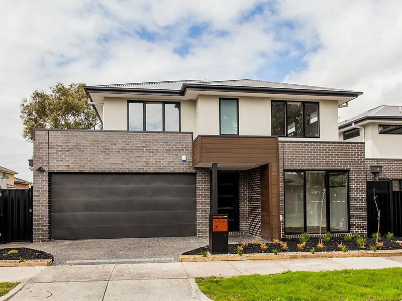 Brand new luxurious townhouse