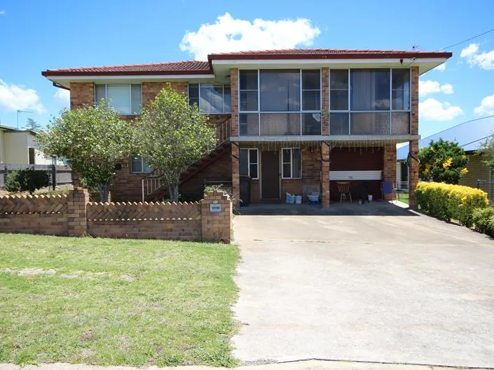 CLOSE TO CREEK, PARKLANDS, WALK TO MAIN STREET