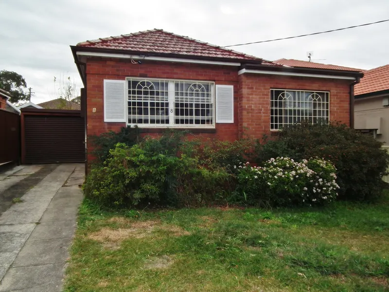 Family Home in Quiet Street