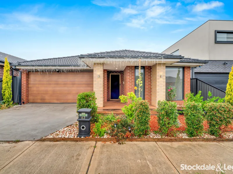 Stylish, Spacious Family Home!