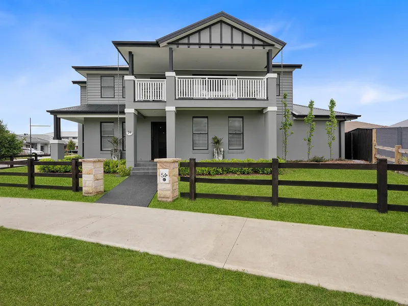 LUXURIOUS FAMILY HOME!!