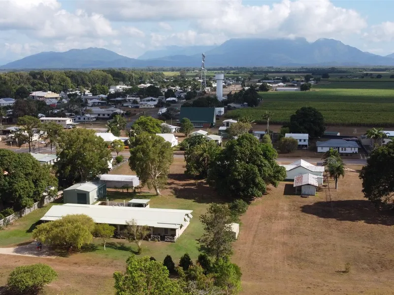 Privately Situated Large Family Home with views of Hinchinbrook Island