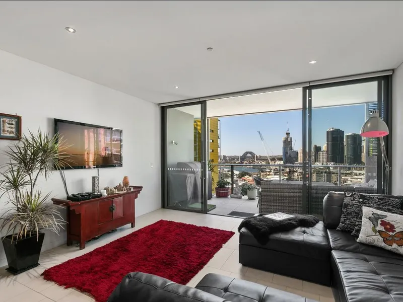 Stunning harbourside apartment in Stonecutters