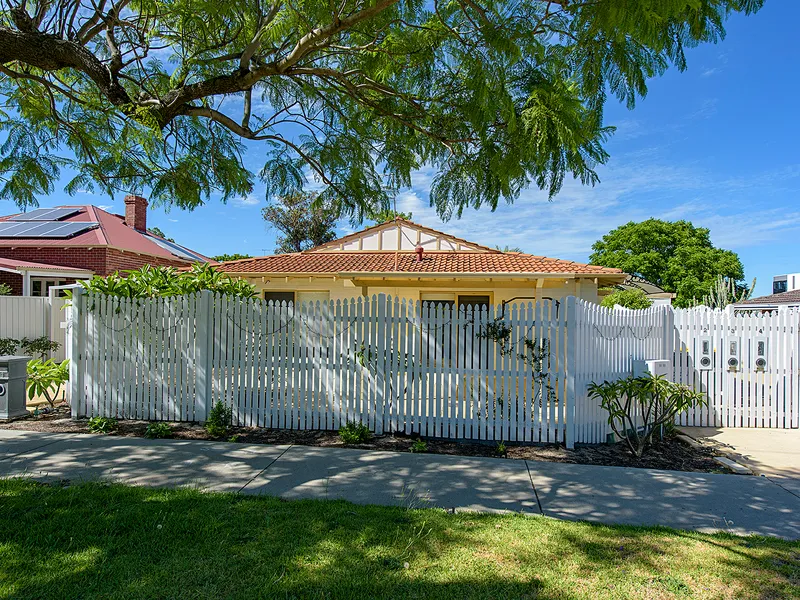 3 BEDROOM, STREET FRONT GEM ONLY MINUTES FROM PERTH!! 