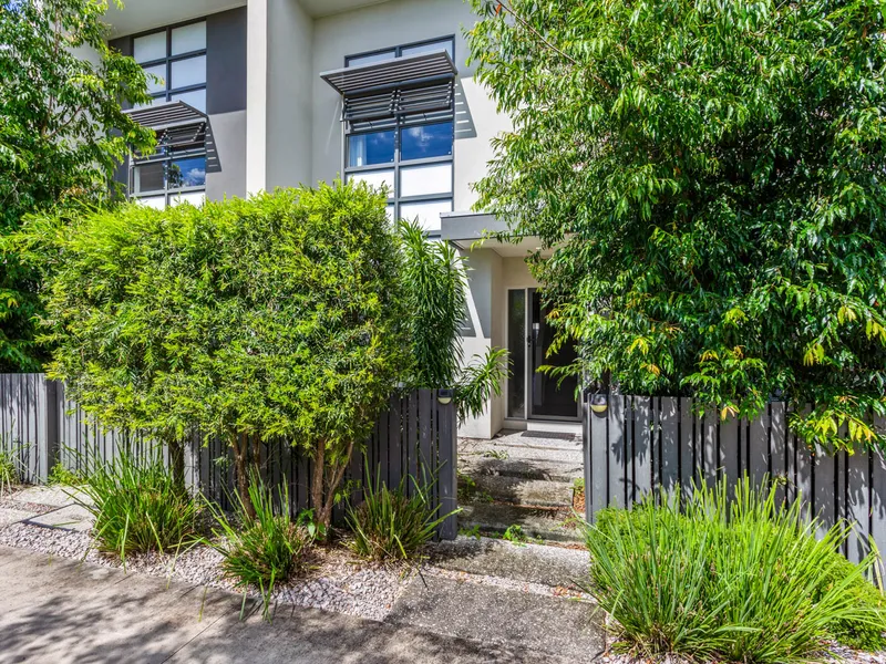 Townhouse Living Creekwood Estate Little Mountain