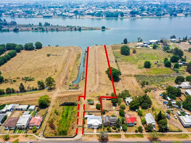 3.5 ACRES FRONTING ONE OF THE BEST SECTIONS OF THE CLARENCE RIVER