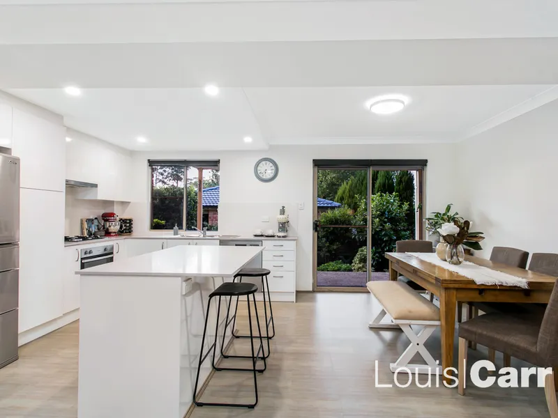 Chic contemporary single level townhome - 1.3km to Cherrybrook Metro Station