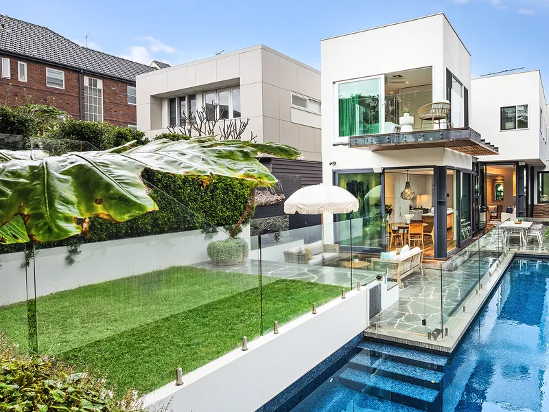 A Beachside Dream With Custom Interiors, North Facing Gardens By Garden Life And A 15m Pool. 150m to Bondi Beach