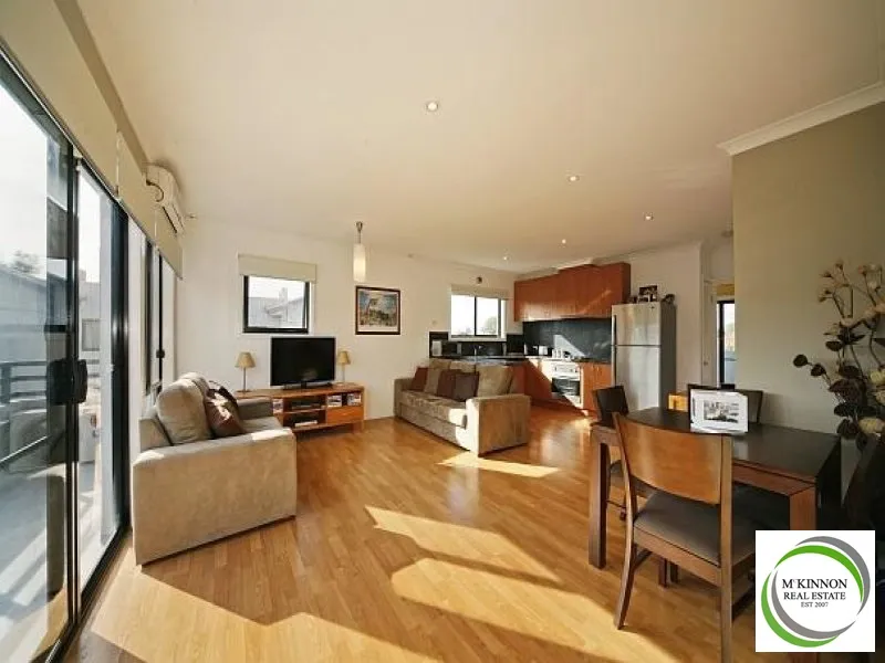 Lifestyle Central Modern Elevated Home In Zone!