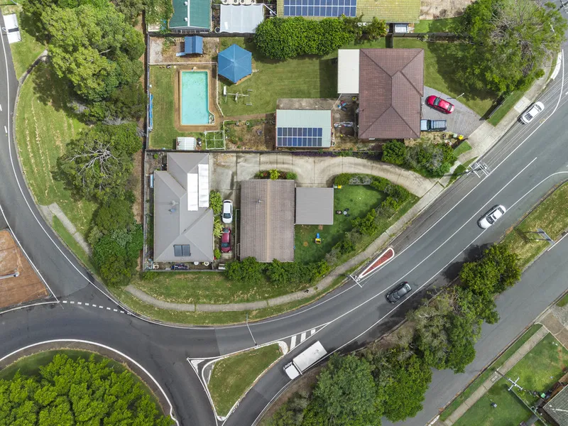 BEST OFFER BY 20 APRIL, 2022.