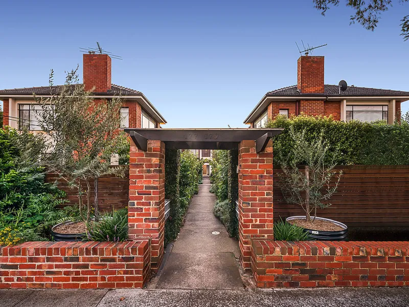 Spacious, Secluded & Chic Ground Floor Convenience