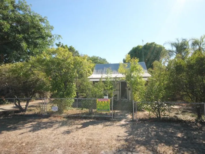 *** INVEST OR NEST IN CHARTERS TOWERS ***
