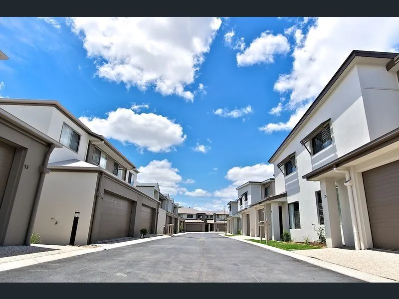 Modern townhome available for rent!