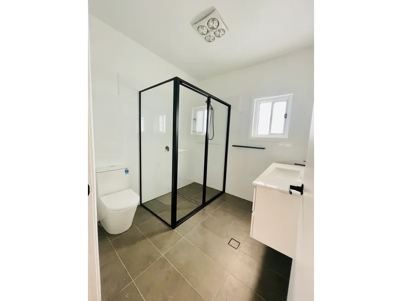 WALKING DISTANCE TO THE HEART OF CAMDEN.