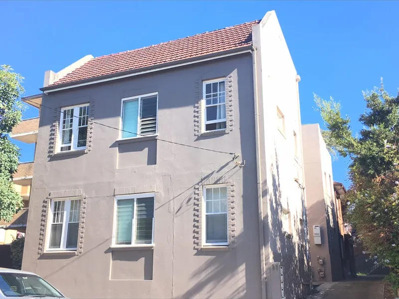 2 Bedroom Unit Located in the Heart of Carlton