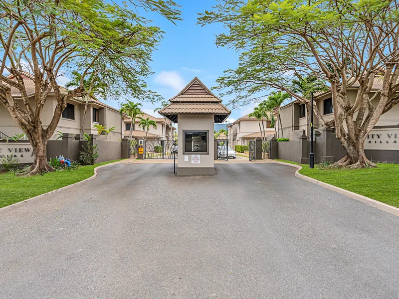 Classy Complex - Resort & Lap Pools - 2 Bedrooms/2 Bathrooms - 