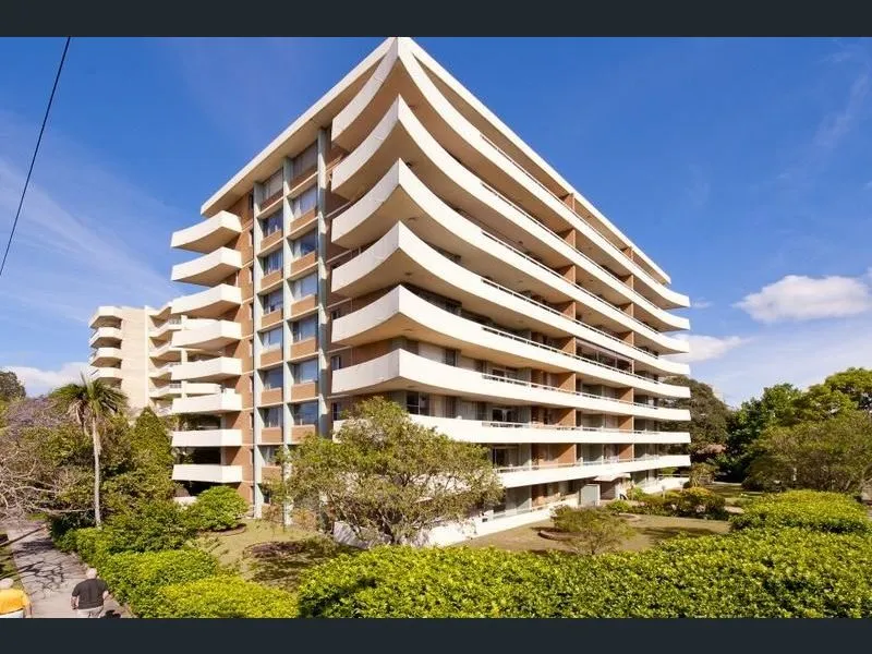 Immaculate furnished 1 bedroom for rent - shared accommodation at prime location