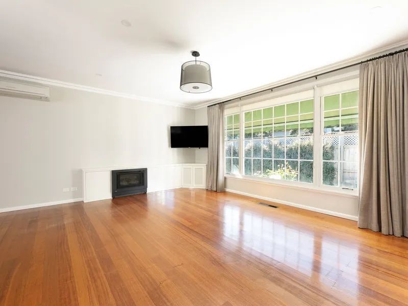 SINGLE LEVEL LIVING