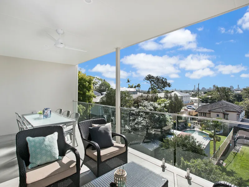 Stunning Townhouse With City Views