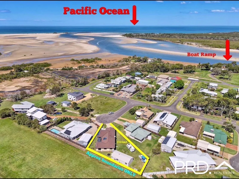 'RIVERVIEW' AT ELLIOTT HEADS - IMMACULATE BRICK AND TILE HOME, SOLAR POWER AND A HUGE 6M X 12M POWERED SHED.