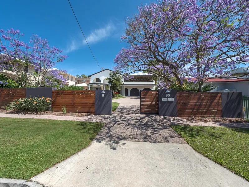 STRATA TITLE DUPLEX PAIR CLOSE TO SOUTHPORT CBD 2 x 2 BED 1 BATH 2 CAR 