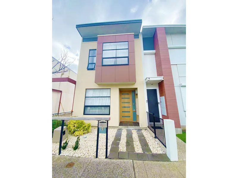 3 Bedrooms 3 bathrooms townhouse for lease