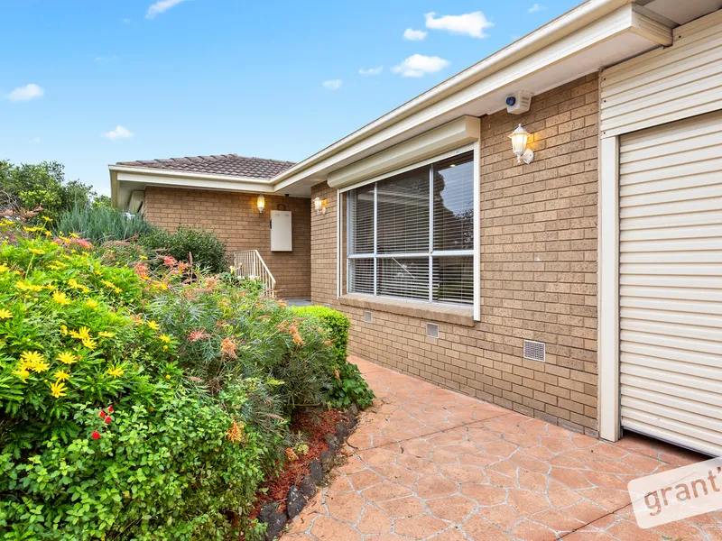 Lots & Lots of Potential on this one! First home buyer, Investor or Work from Home Office Opportunity!