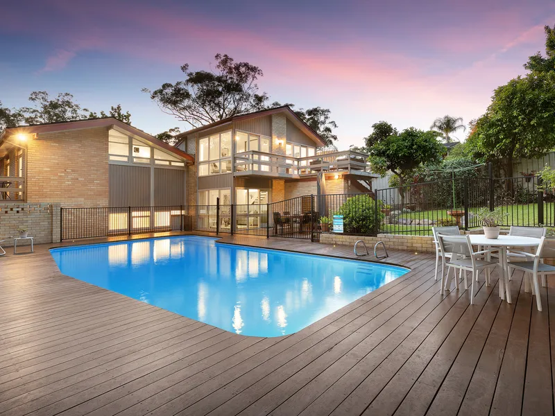 Sunny Family Home on the High Side of a Quiet Cul-De-Sac