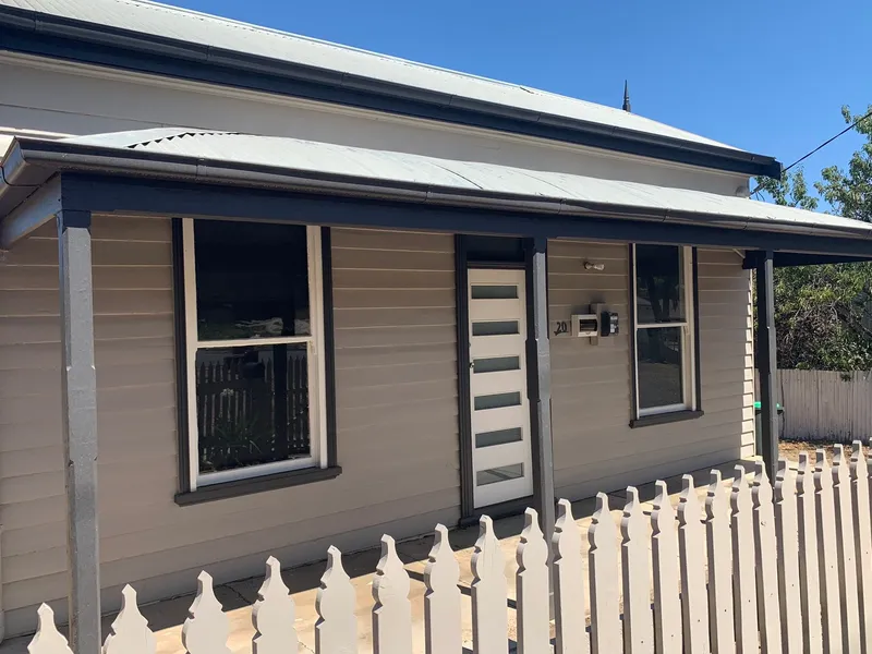 Neat cottage within walking distance to Bendigo Hospital