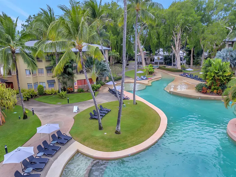 PRIVATE GROUND FLOOR BEACHFRONT LIVING AT AMPHORA PALM COVE