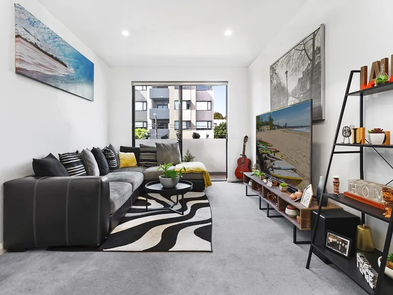 Modern easycare haven in vibrant lifestyle location