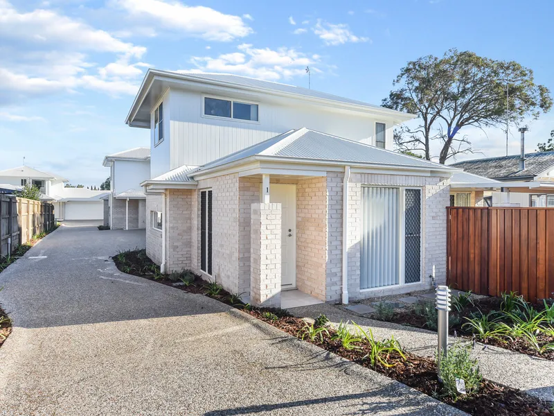 NEW & LUXURIOUS TOWNHOUSES