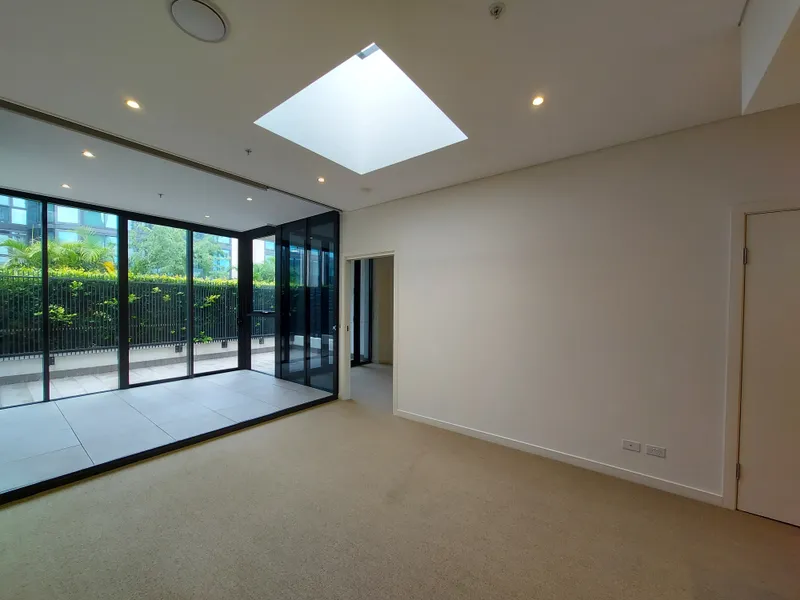 Low Maintenance Courtyard! Perfect for downsizers!