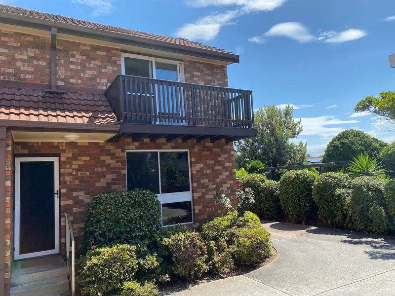 HOP, SKIP & A JUMP TO THE BEACH