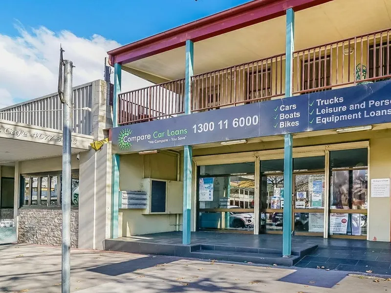 HIP & TRENDY - PERFECT POSITION IN TOWN - PRIVATE MID COMPLEX