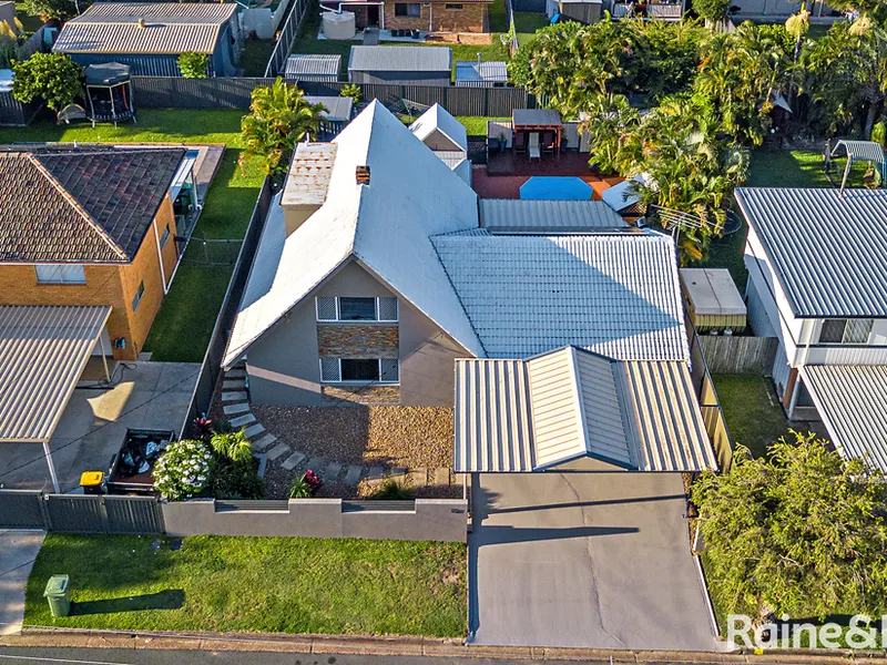CHARMING FAMILY OASIS - ENTERTAINERS DELIGHT