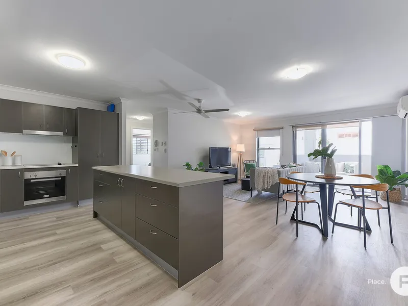 Pet Friendly Apartment with Expansive Floorplan