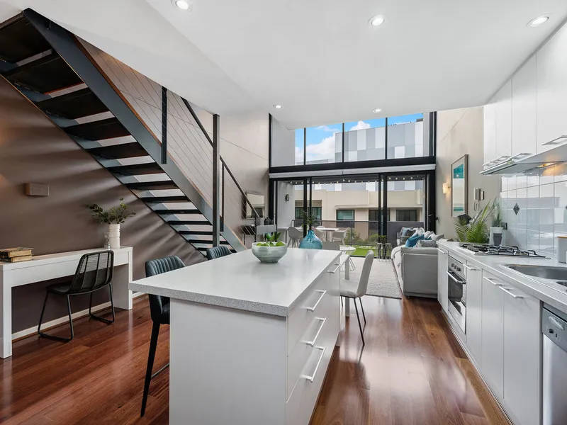 WAREHOUSE STYLE APARTMENT